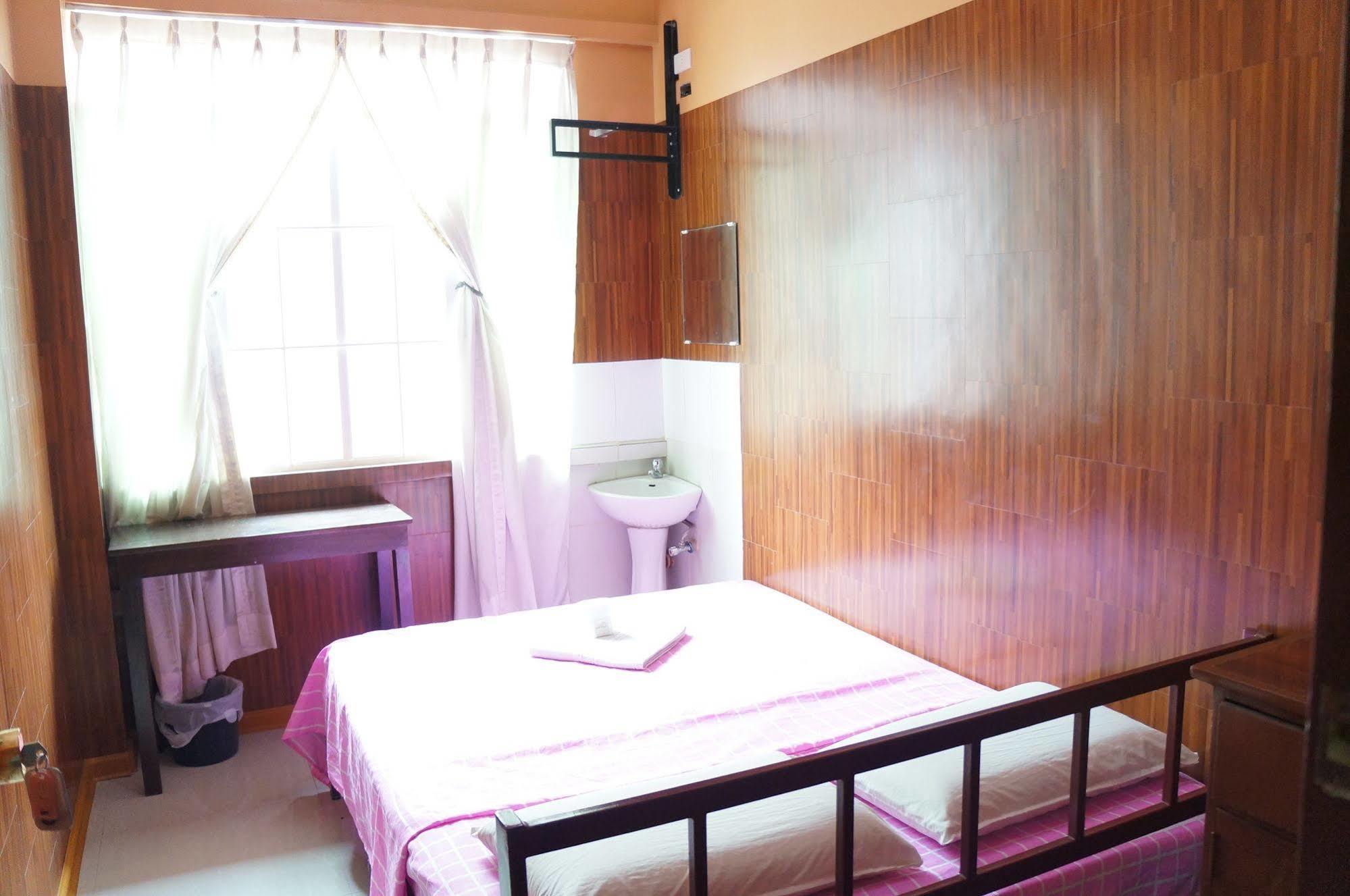 Daylight Inn Davao Bagian luar foto