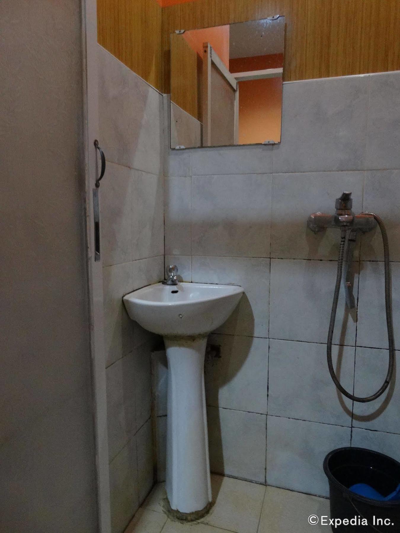 Daylight Inn Davao Bagian luar foto