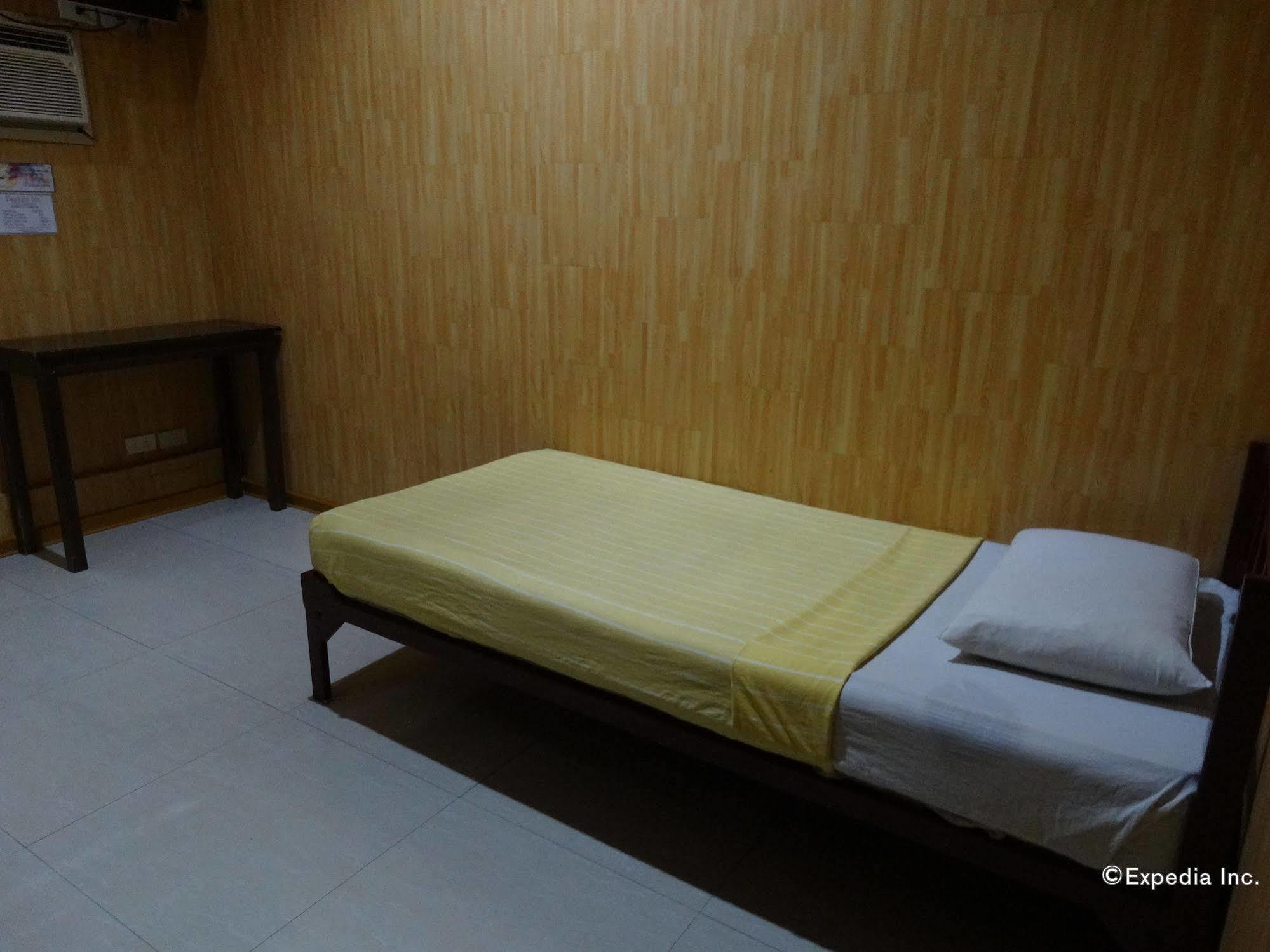 Daylight Inn Davao Bagian luar foto
