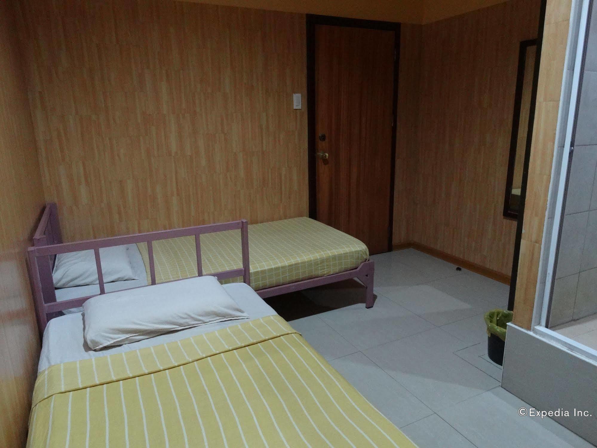 Daylight Inn Davao Bagian luar foto