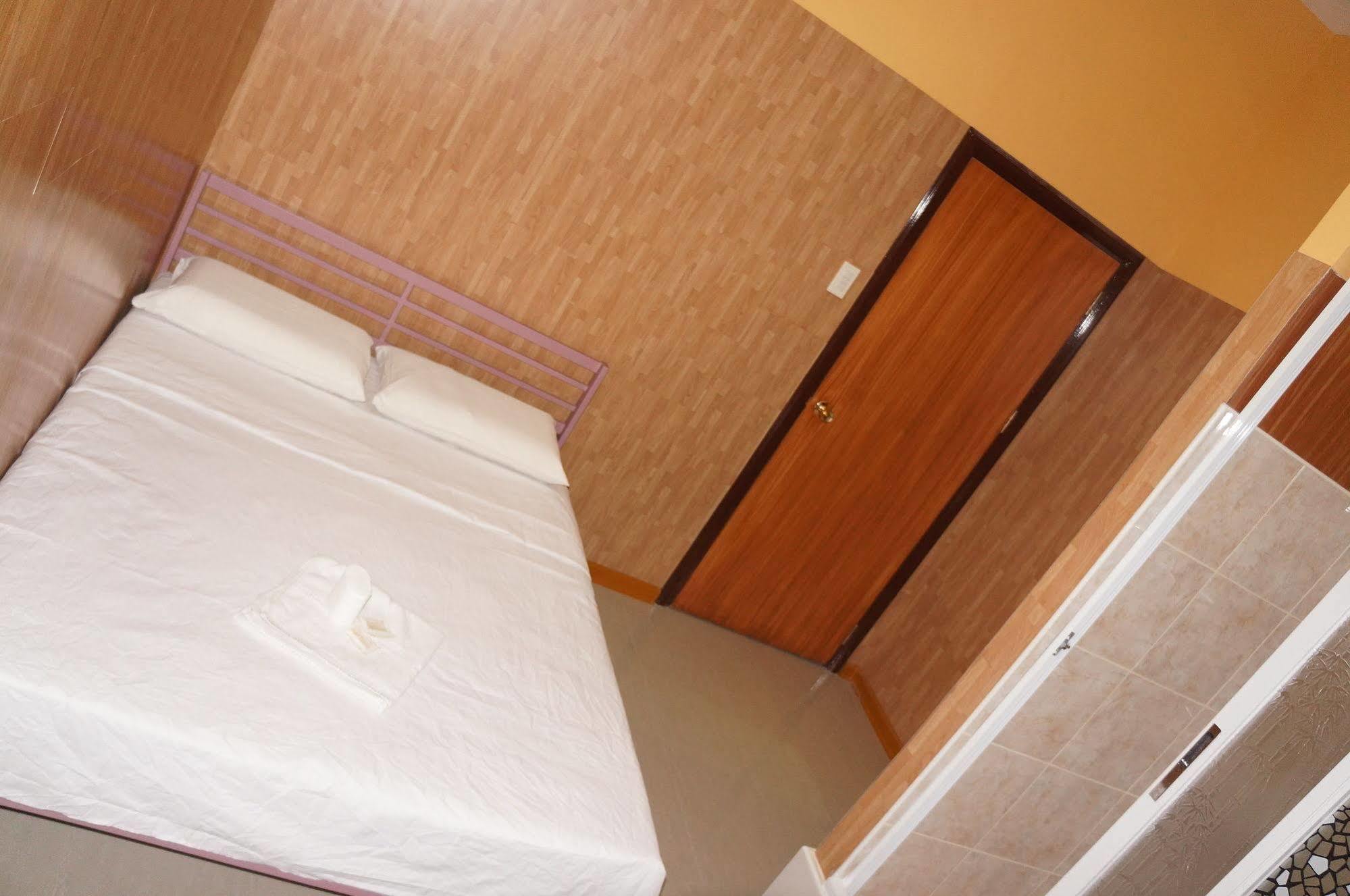 Daylight Inn Davao Bagian luar foto