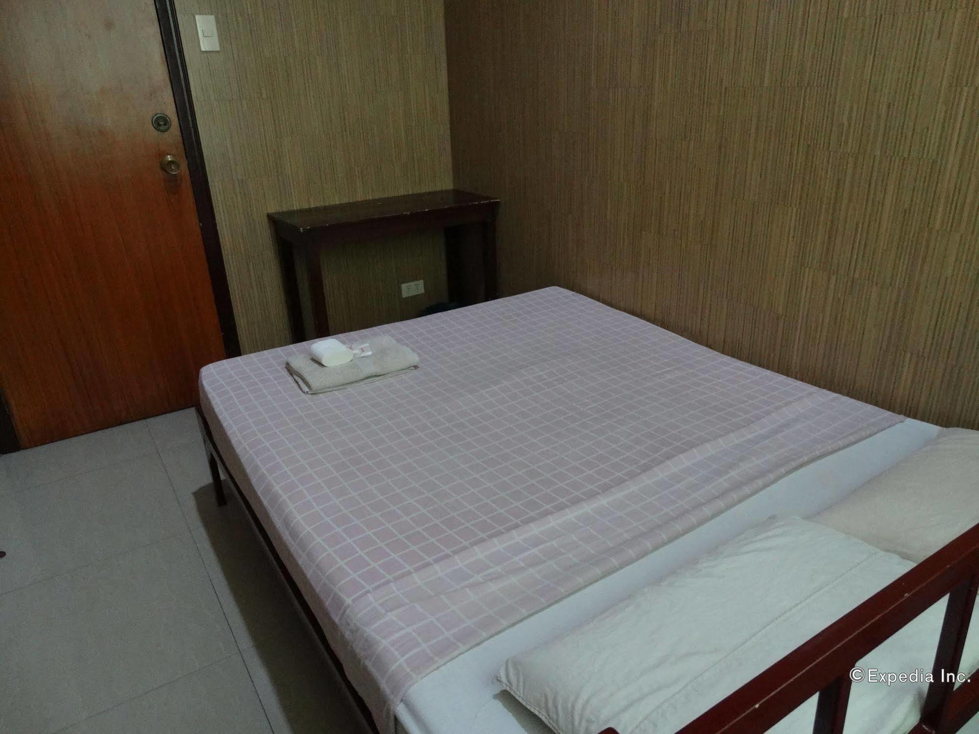 Daylight Inn Davao Bagian luar foto