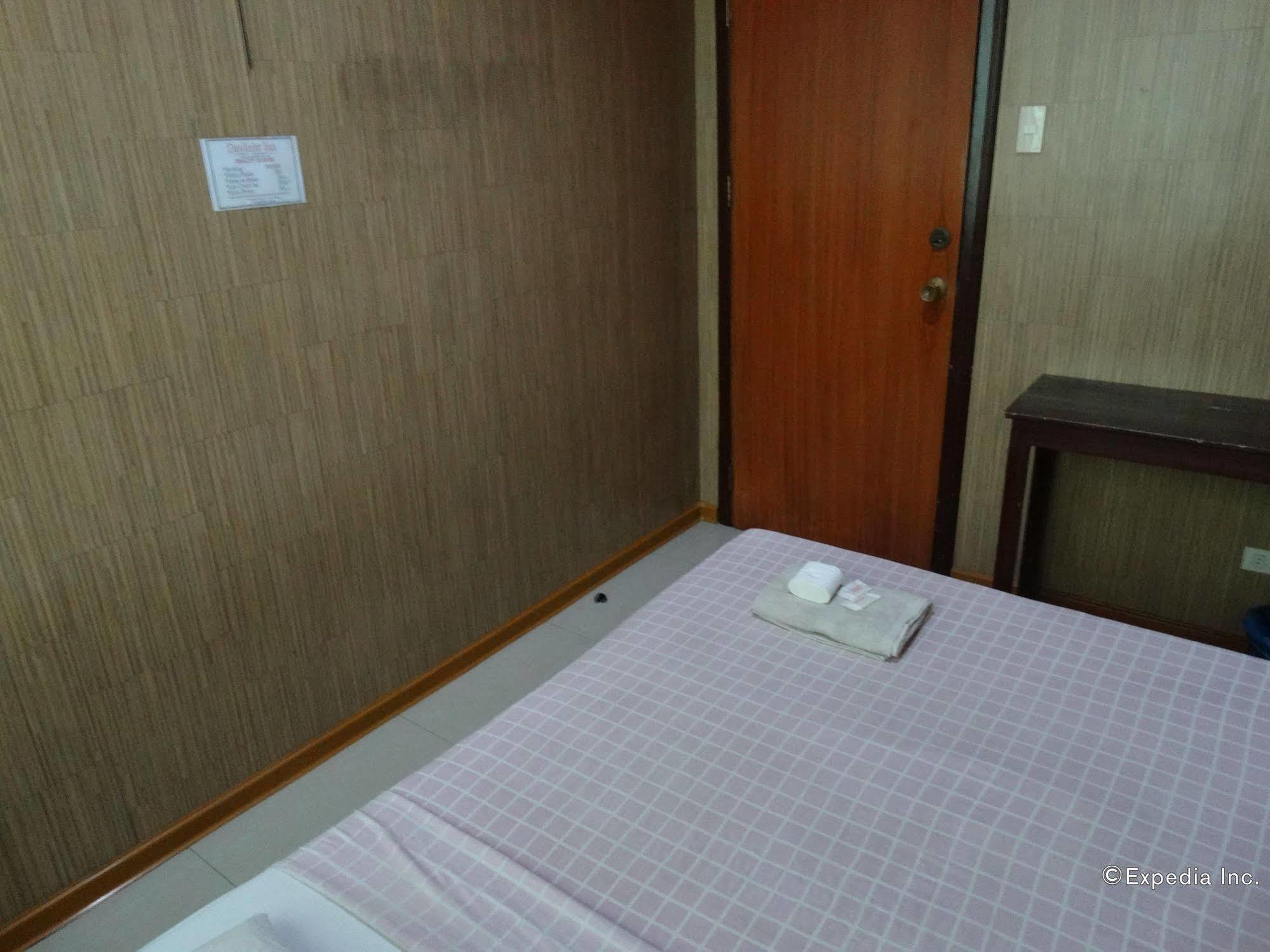 Daylight Inn Davao Bagian luar foto