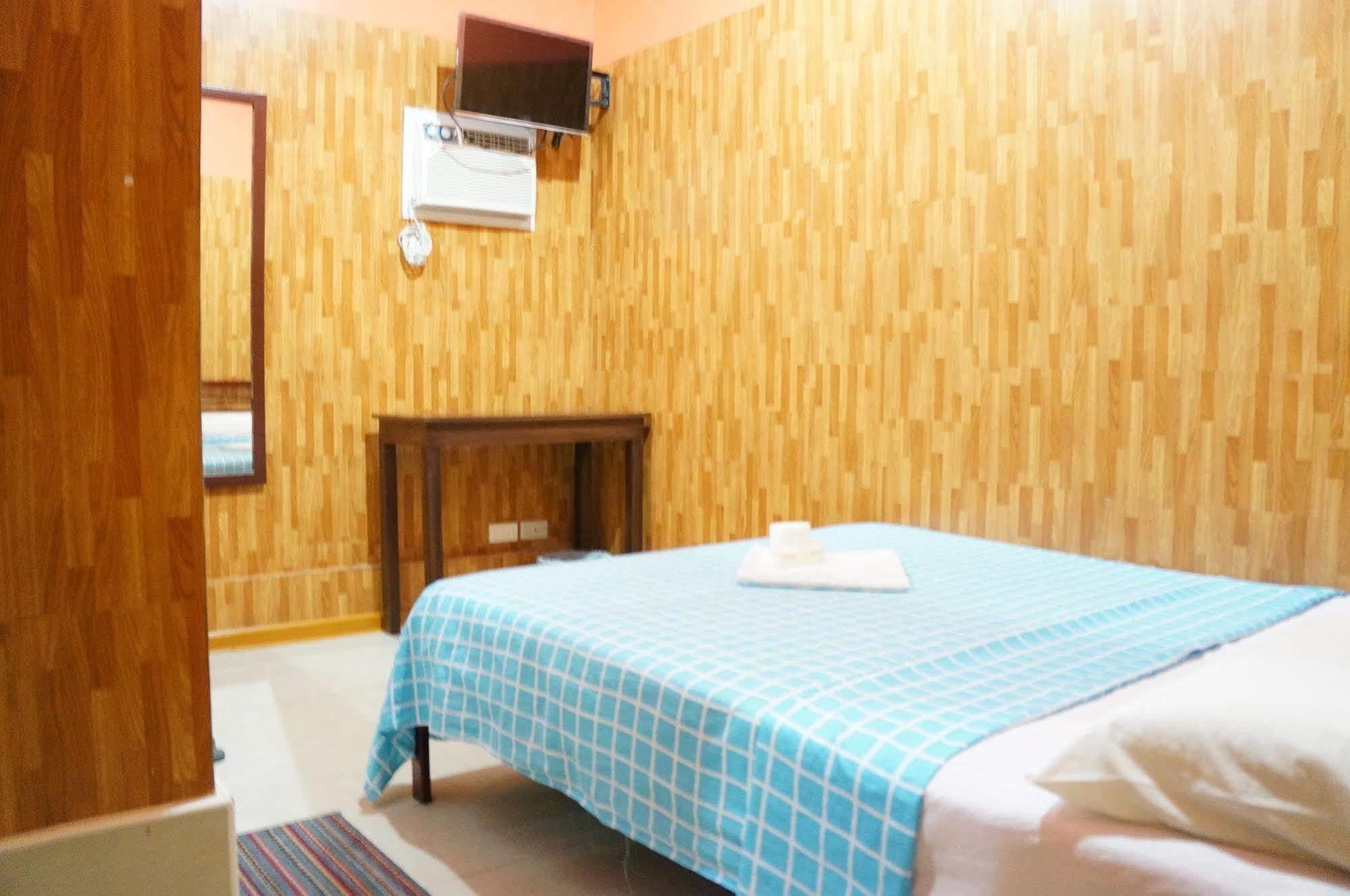 Daylight Inn Davao Bagian luar foto